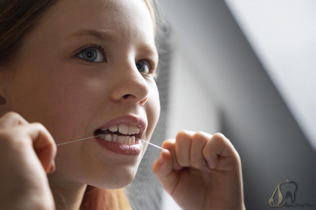 اهمیت استفاده از نخ دندان در ماه رمضان