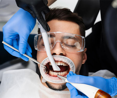 ارتودنسی دندان برای چه مشکلاتی استفاده میشود؟